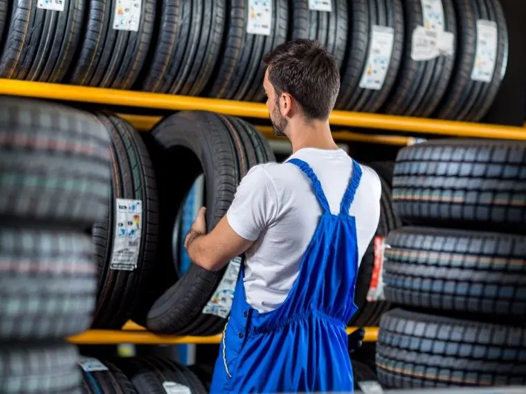 Çeşme Oto Lastikçi